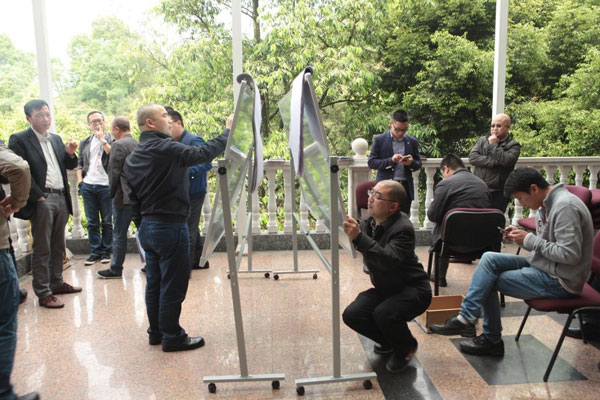 領航未來——鑫源控股組織召開戰(zhàn)略研討會