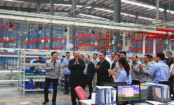 重慶市市長黃奇帆一行蒞臨鑫源汽車視察調(diào)研